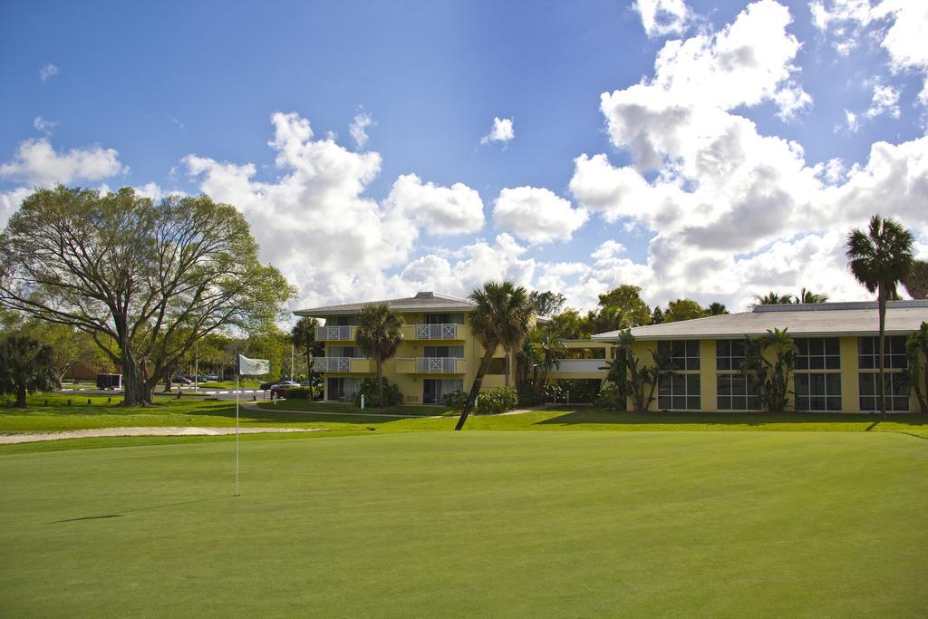 Miami Lakes Hotel And Golf Exterior photo