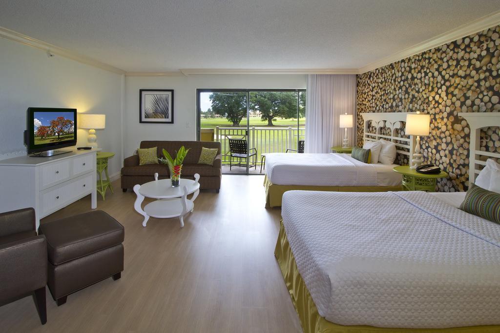 Miami Lakes Hotel And Golf Exterior photo