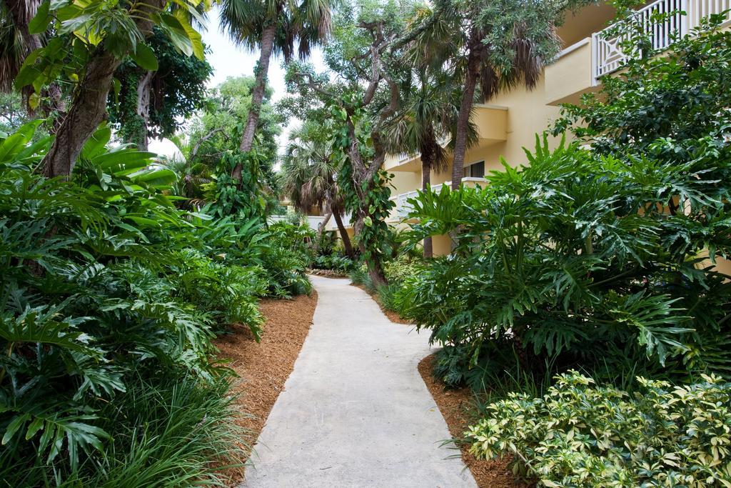 Miami Lakes Hotel And Golf Amenities photo