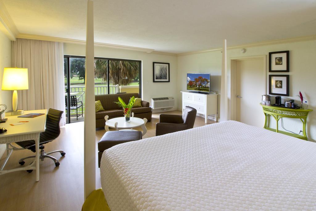 Miami Lakes Hotel And Golf Room photo