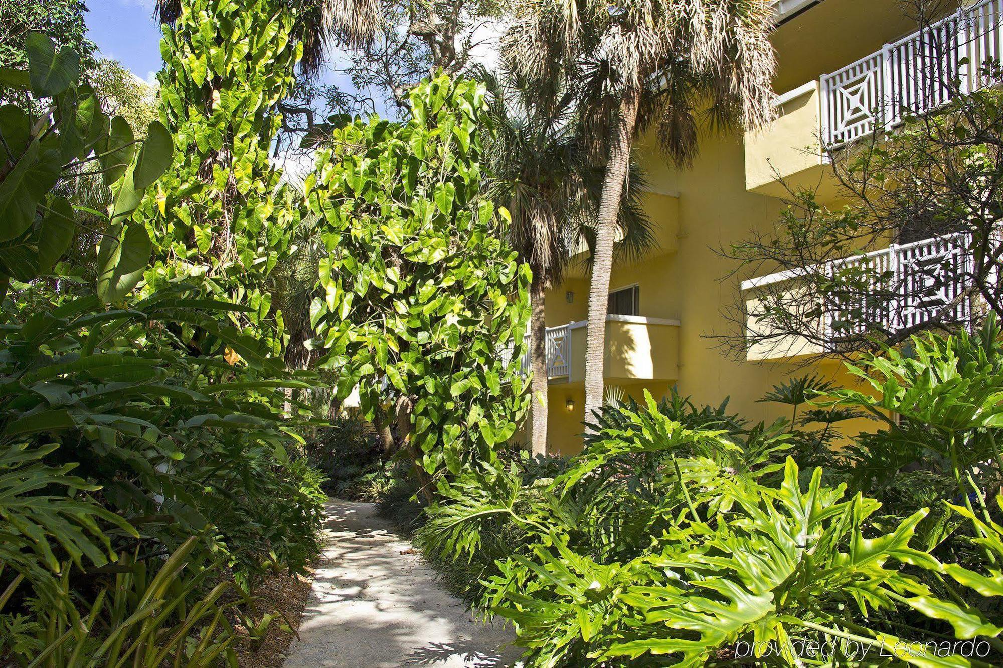 Miami Lakes Hotel And Golf Exterior photo