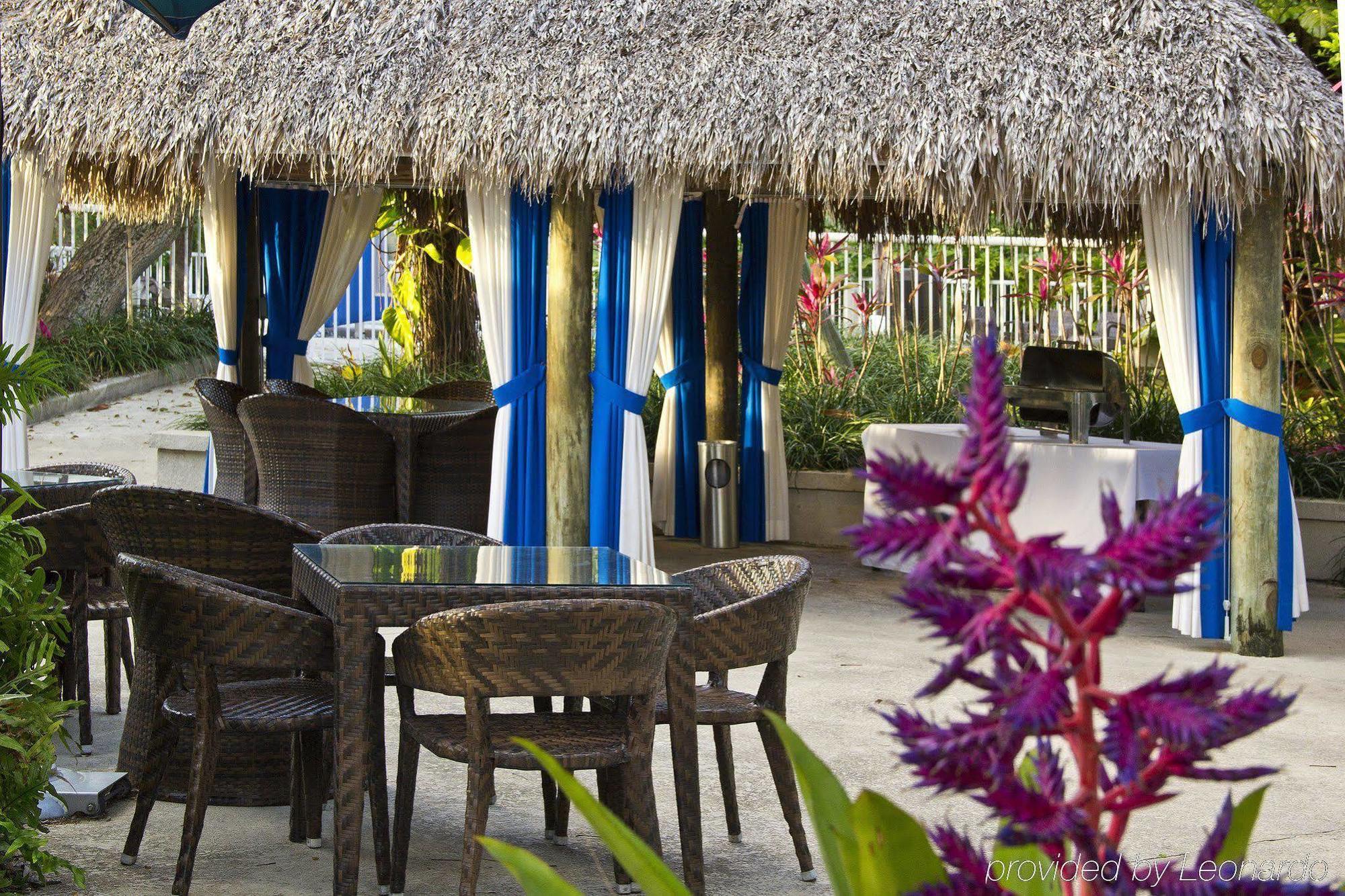 Miami Lakes Hotel And Golf Exterior photo