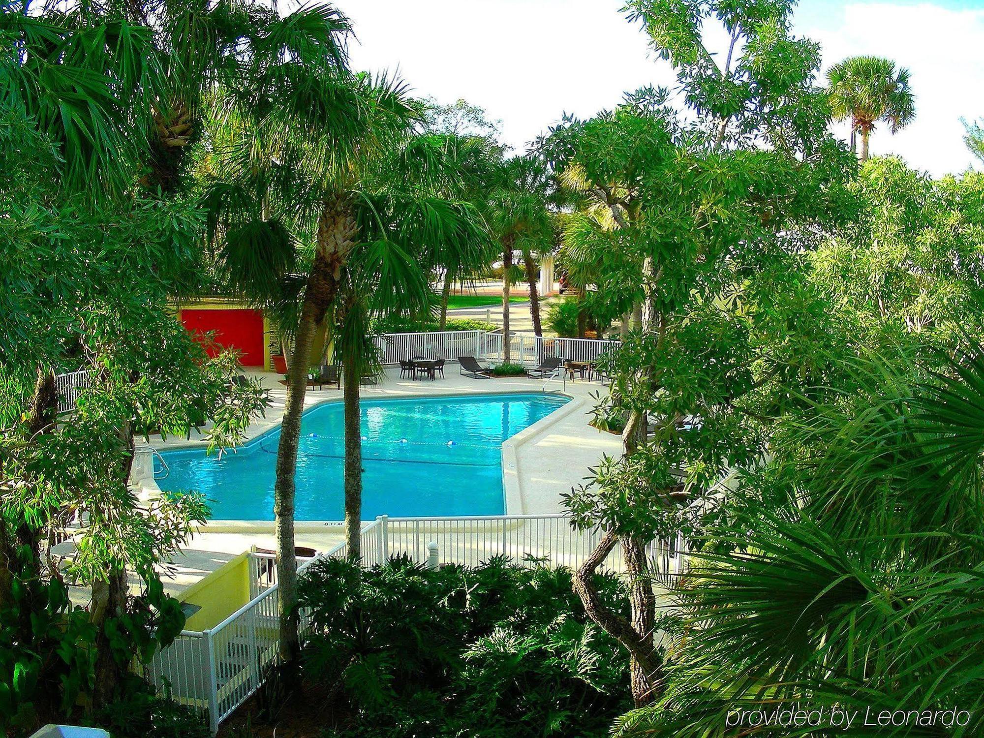 Miami Lakes Hotel And Golf Exterior photo